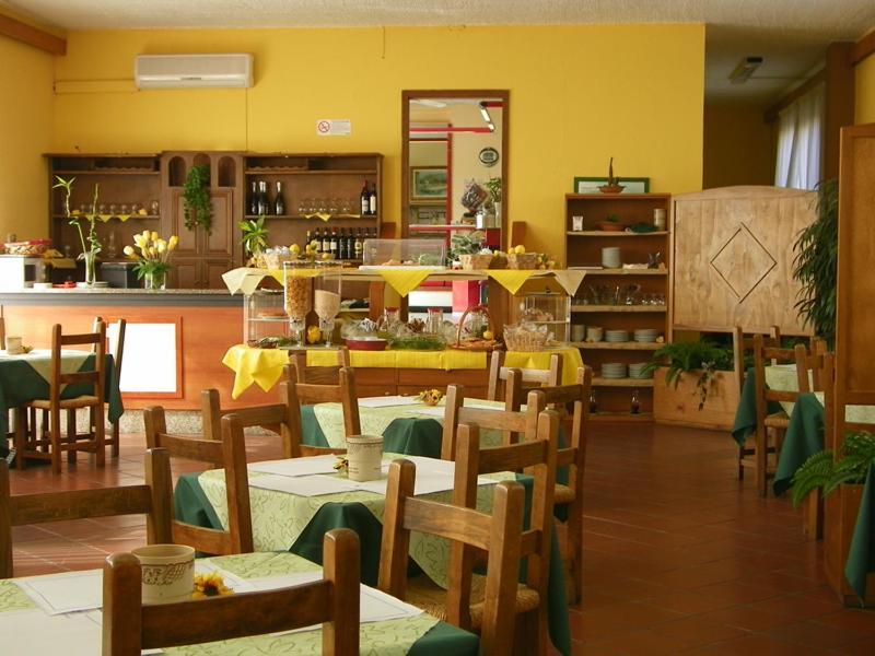 Hotel Astoria Altopascio Bagian luar foto