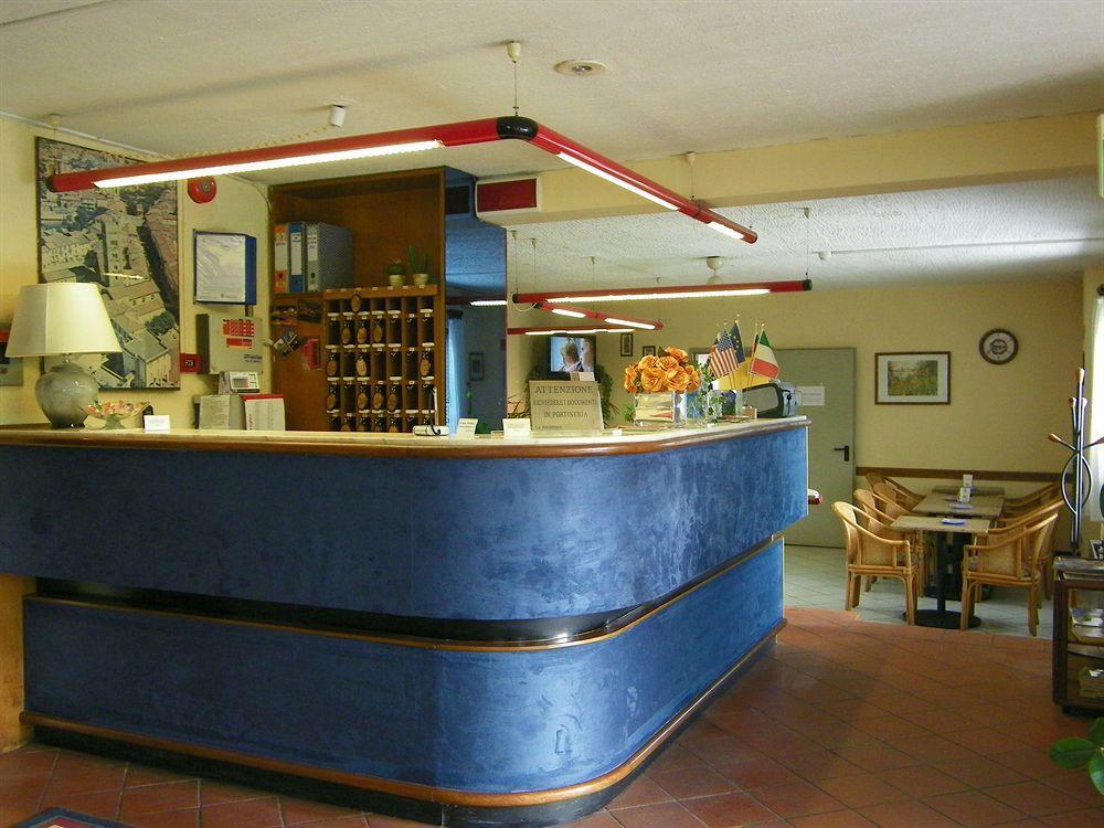 Hotel Astoria Altopascio Bagian luar foto
