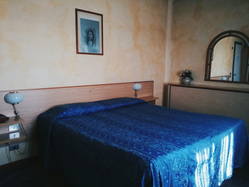 Hotel Astoria Altopascio Bagian luar foto