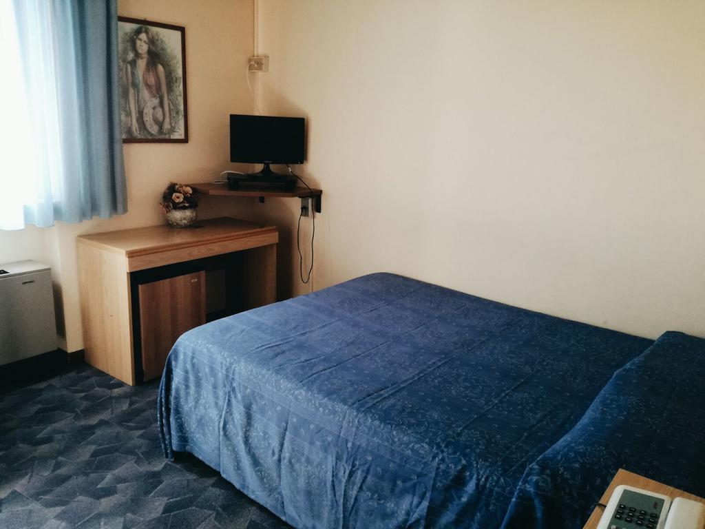 Hotel Astoria Altopascio Bagian luar foto