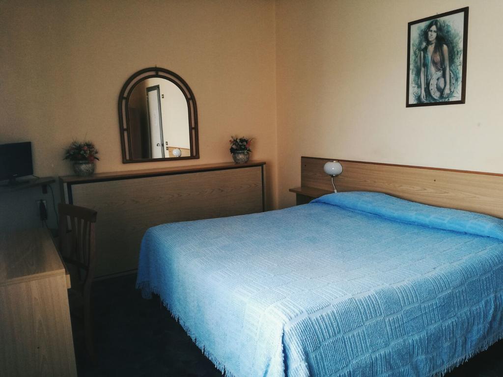 Hotel Astoria Altopascio Bagian luar foto