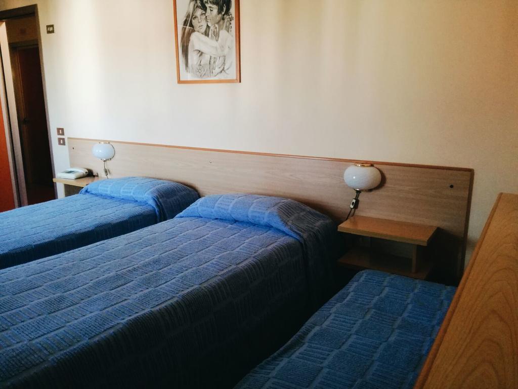 Hotel Astoria Altopascio Bagian luar foto