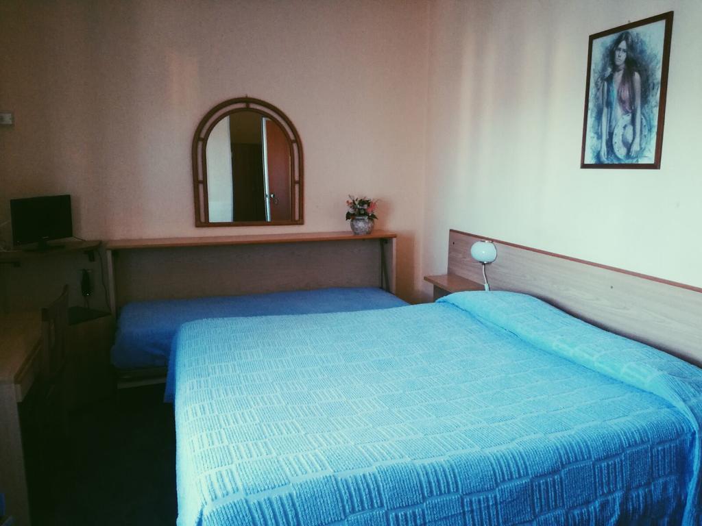 Hotel Astoria Altopascio Bagian luar foto