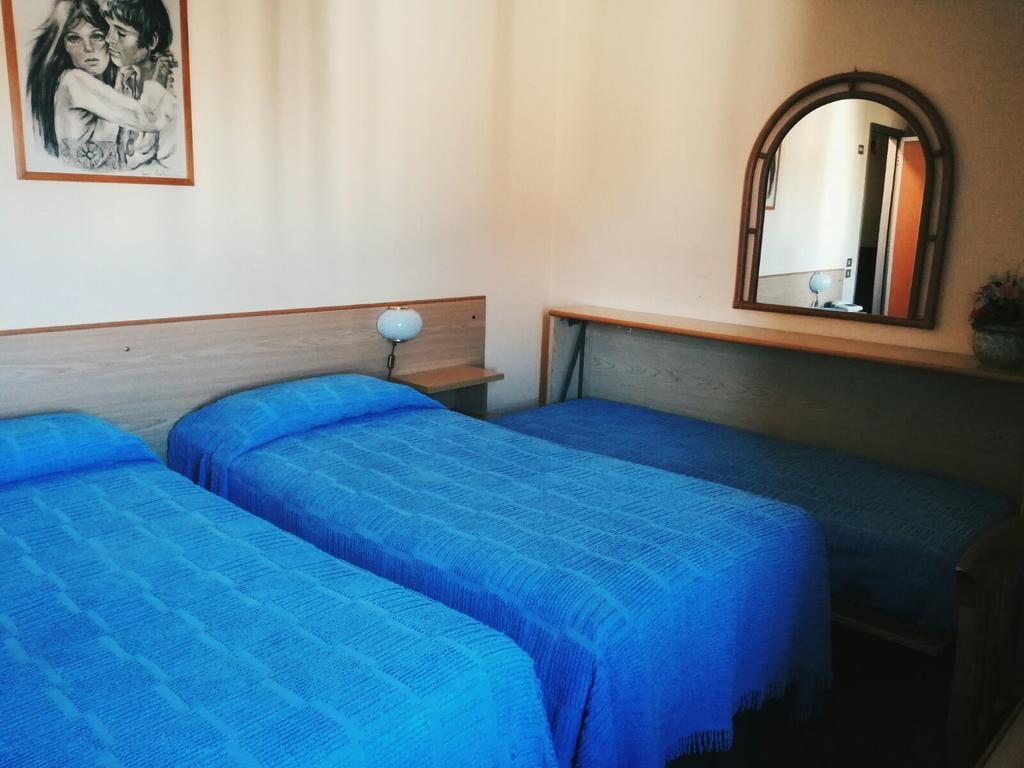 Hotel Astoria Altopascio Bagian luar foto