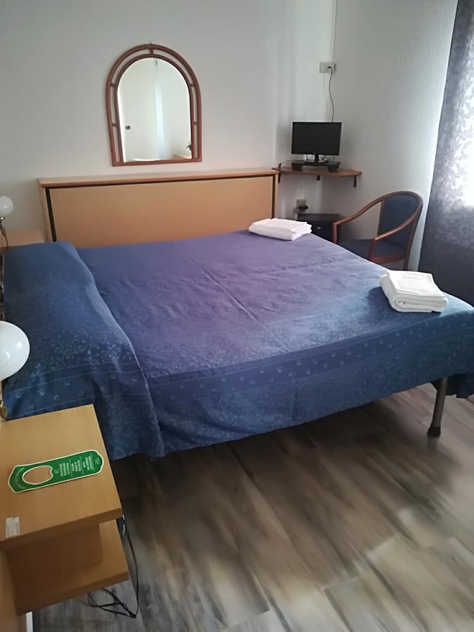 Hotel Astoria Altopascio Bagian luar foto