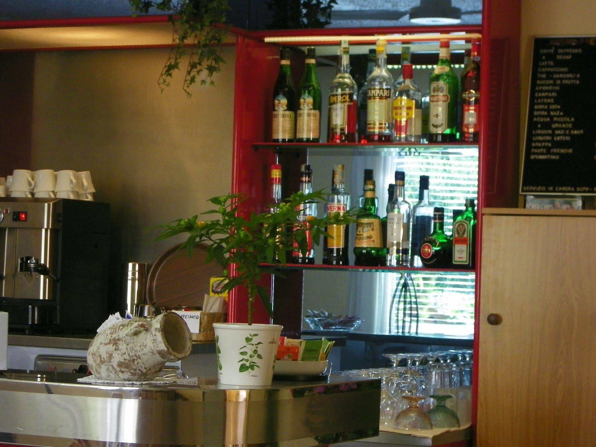 Hotel Astoria Altopascio Bagian luar foto