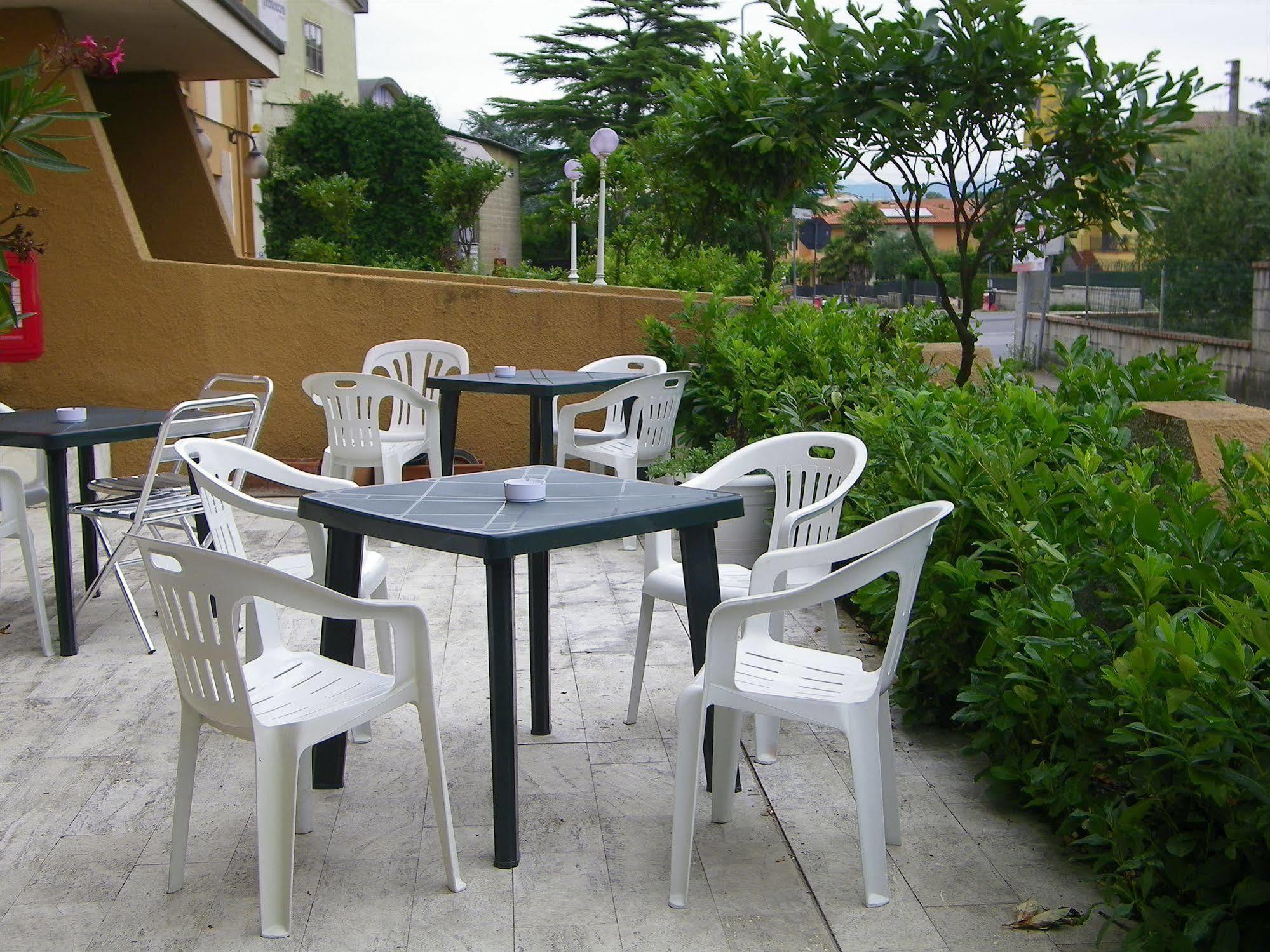Hotel Astoria Altopascio Bagian luar foto