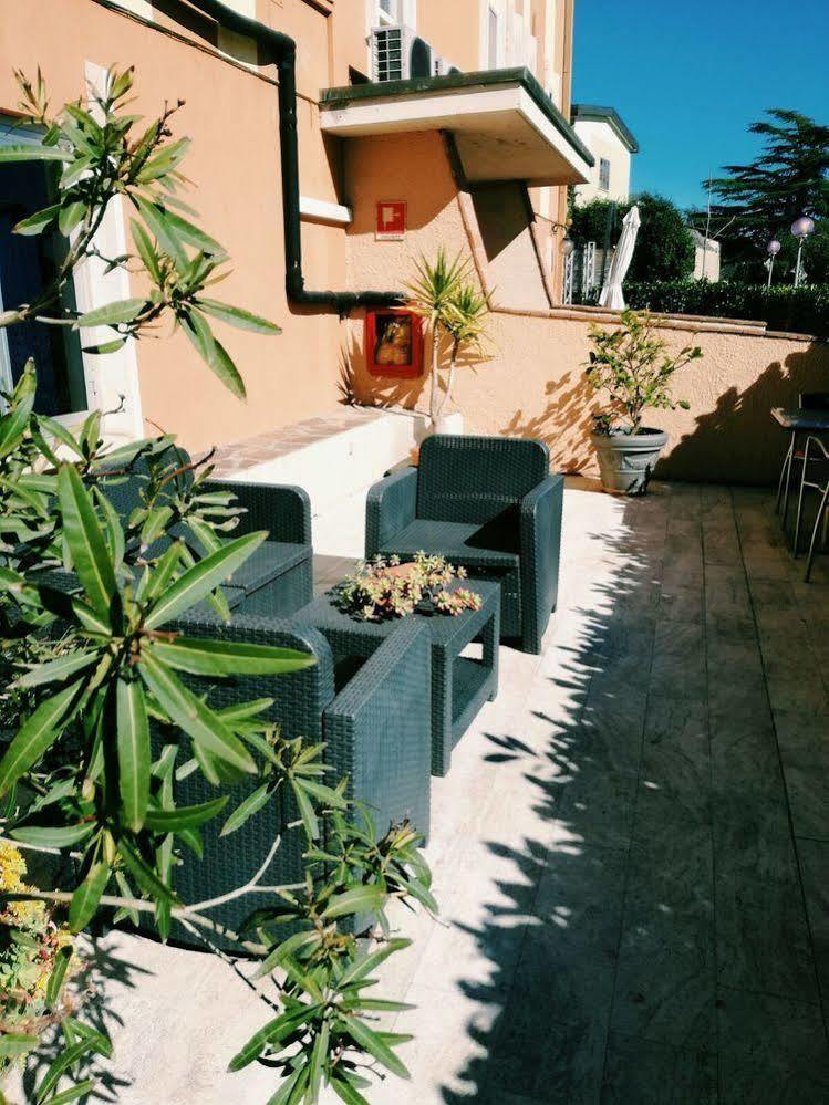 Hotel Astoria Altopascio Bagian luar foto